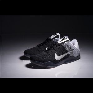 KOBE 11 ELITE DARK HORSE